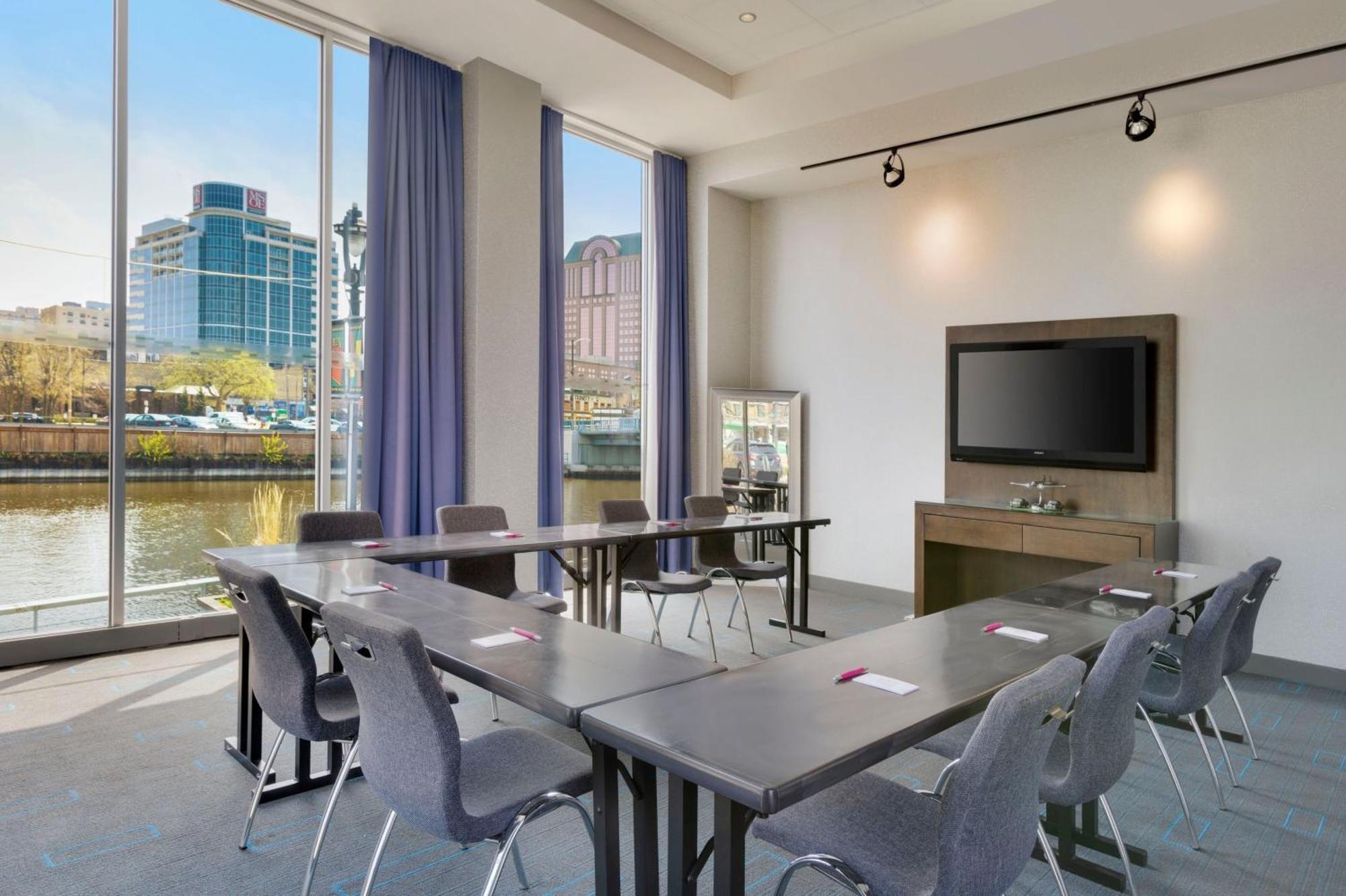 Aloft Hotel Milwaukee Downtown Extérieur photo