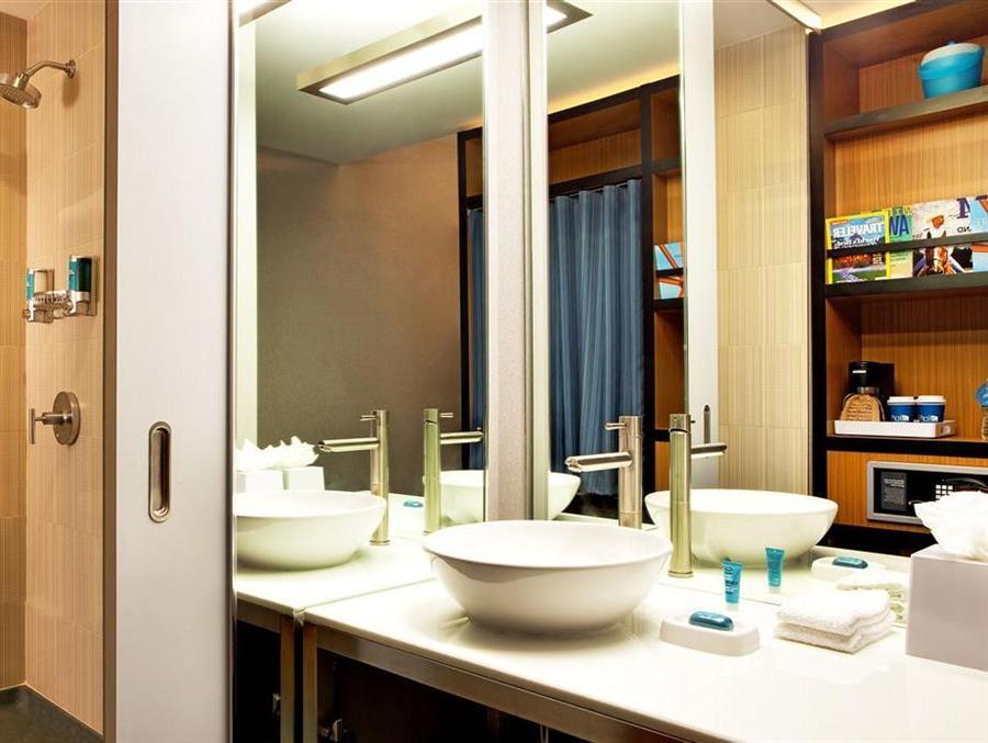 Aloft Hotel Milwaukee Downtown Extérieur photo